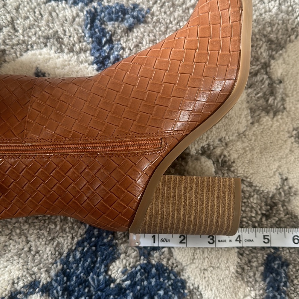 Universal Thread Short Boots Size 6.5 - Picture 4 of 4